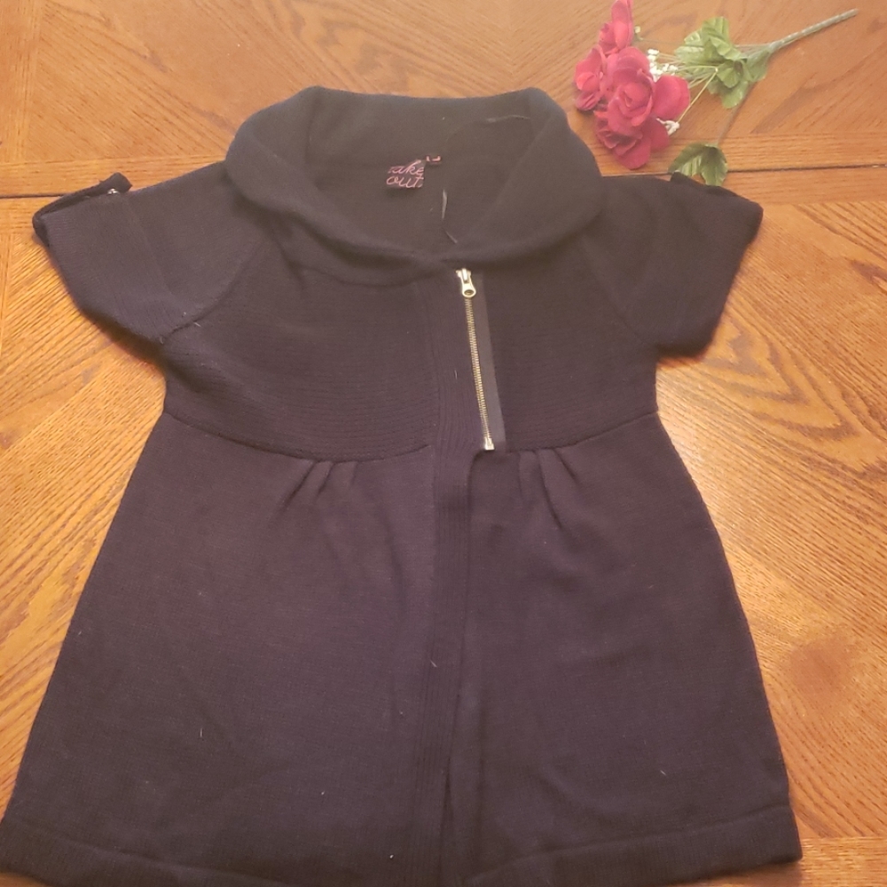 Take out black sweater half zip short sleeves